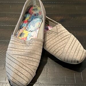 Bob’s by Skechers Women's Casual Slip-On Shoes - beige size 8